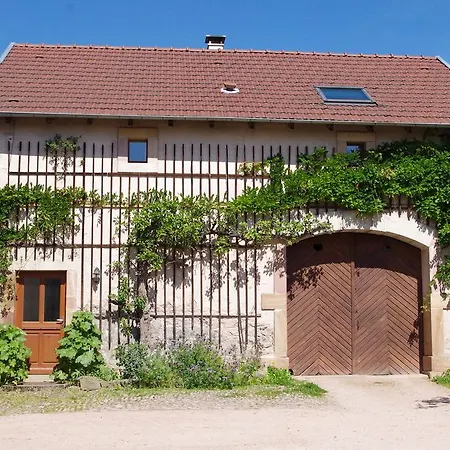 Hébergement de vacances Mentrel Champ-le-Duc
